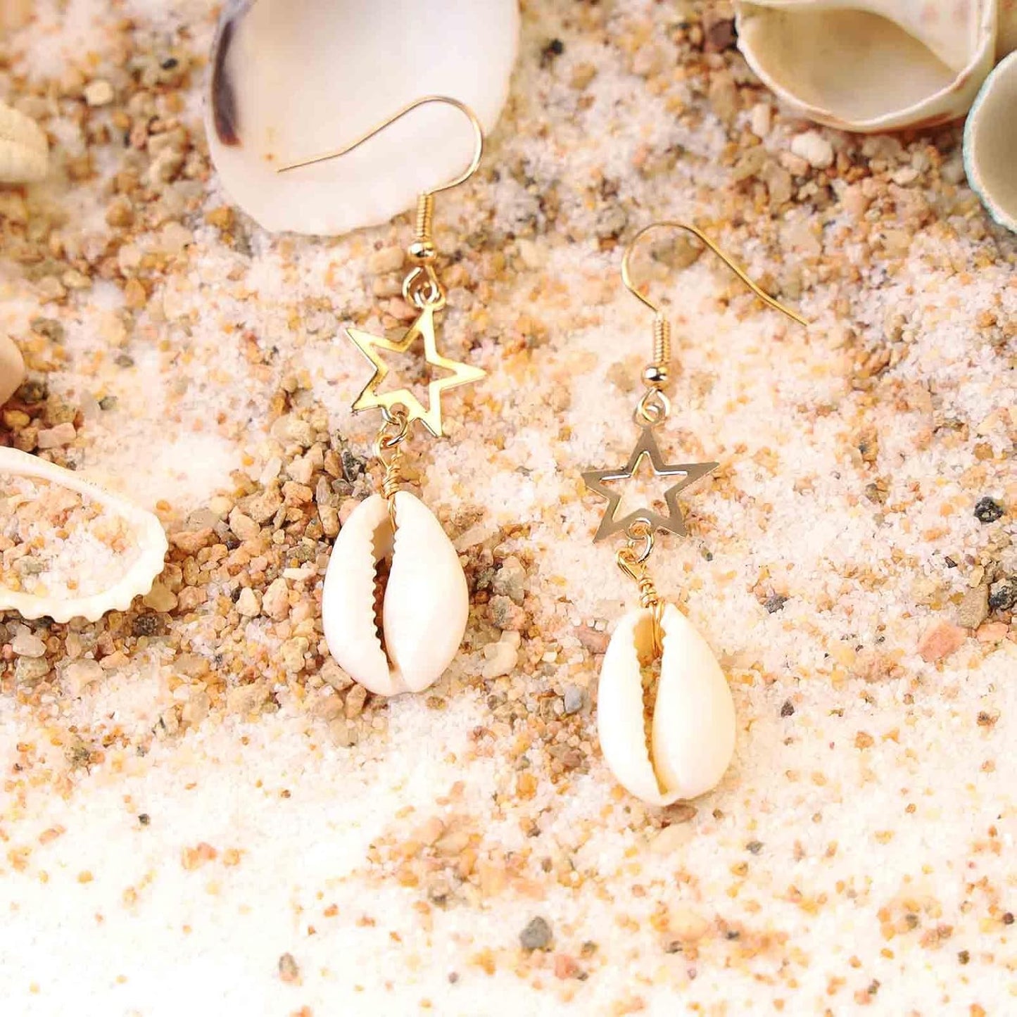 Boho Shell Drop Earrings Vintage Gold Star Shell Dangle Earrings Statement Cowrie Shell Hook Earrings Summer Beach Seashell Earrings Jewelry for Women