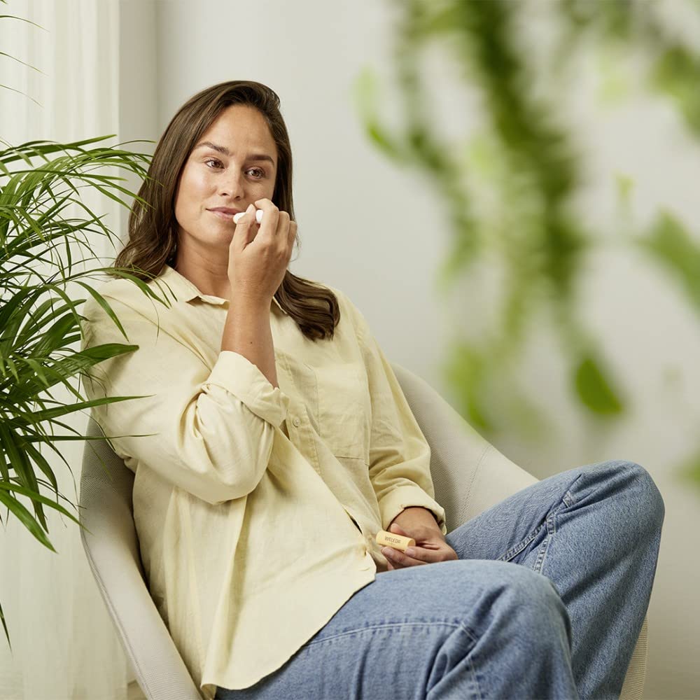 Weleda Everon Lip Balm, Soin Des Levres - 0.17 Oz, White