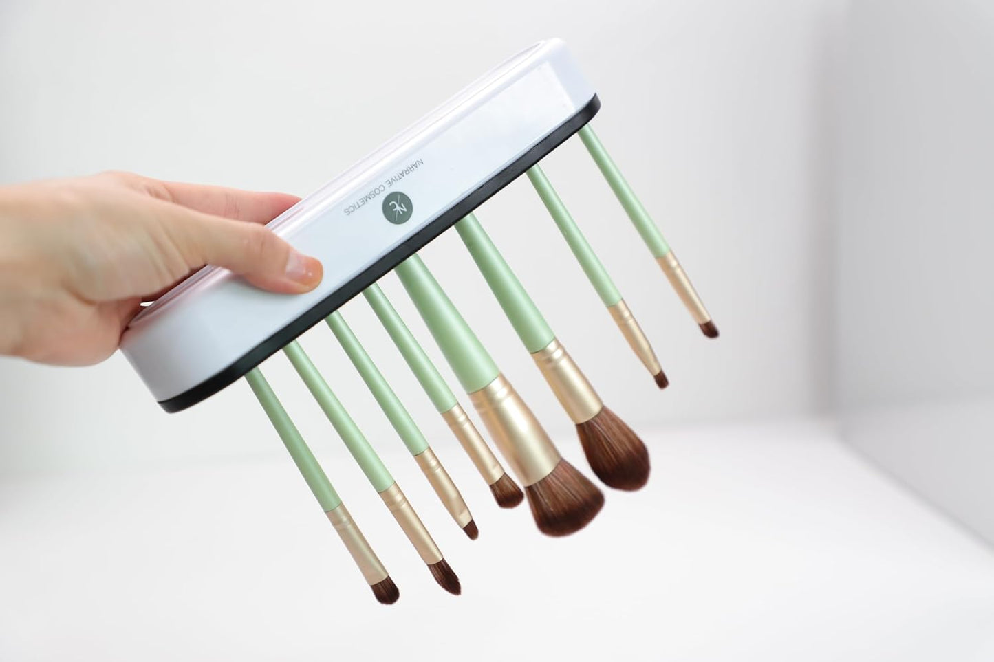 Upright Silicone Brush Holder with Round Corners - Black