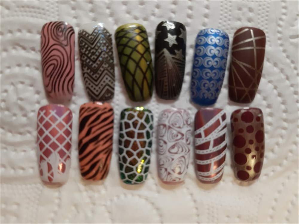 2pcs 9.5x14.5cm Nail Stamping Plates Geometry Skull Series Nail Art Stamp Templates Stencils Design Polish Manicure Stripe Dot Love Image Painting Nail Plate