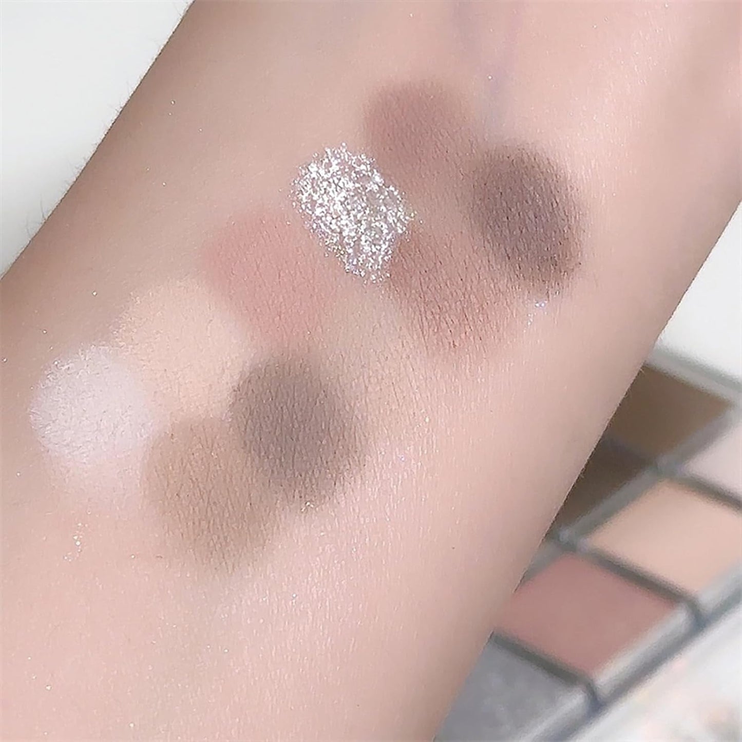 Erinde 10 Colors Eyeshadow Palette Makeup - Matte Shimmer Glitter Eye Shadow, Ultra-Blendable, High Pigmented, Naturing-Looking, Neutral Nude Eyeshadow Pallet with Professional Brush,21