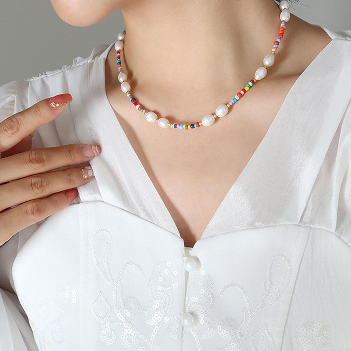 Boho Pearl Choker Necklace Vintage Blue Heishi Surfer Choker Imitation Pearl Necklace Chain Vinyl Seed Beads Necklace Summer Beach Bohemian Necklace Jewelry for Women and Girls