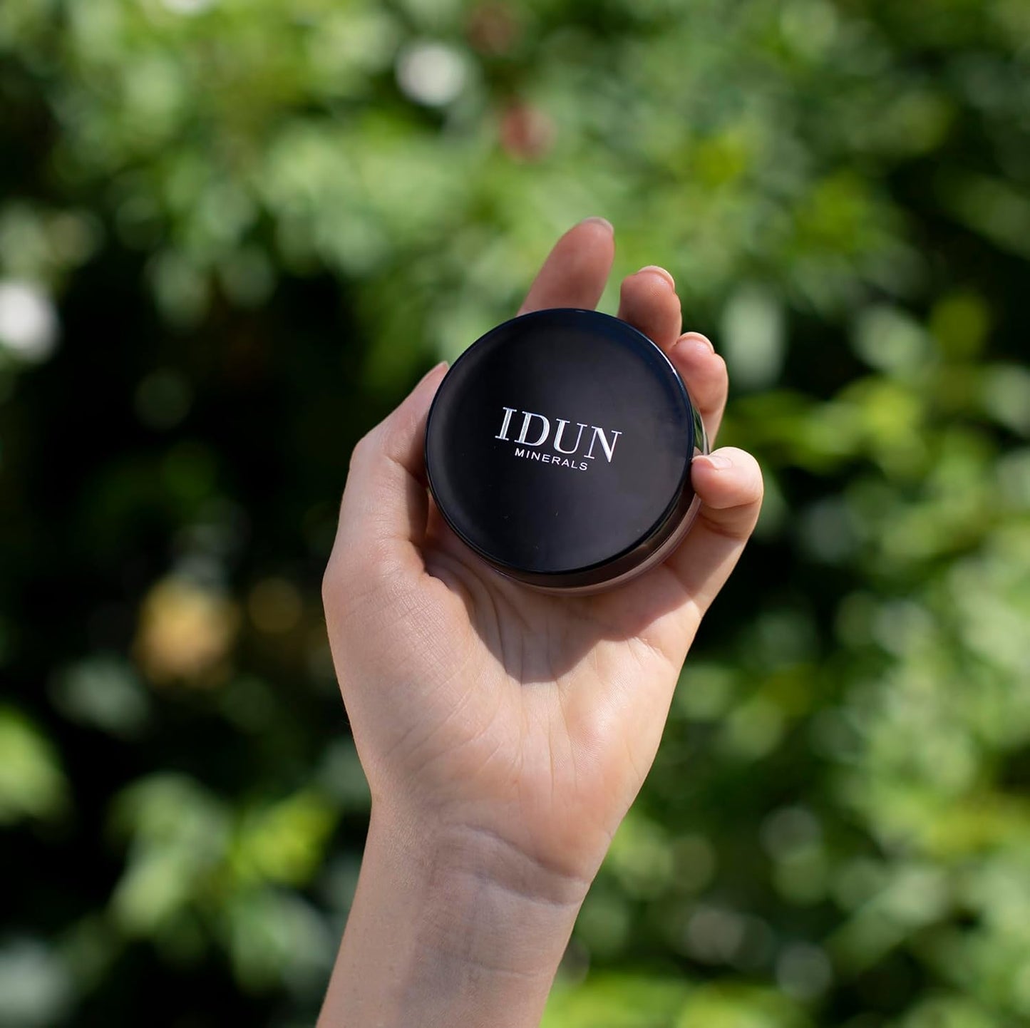 Mineral Powder Foundation - Longwear, Lightweight, Smooth Powder Formula - Blurring, Skin-Perfecting Finish - Vegan and Cruelty Free Formula - 021 Ragnhild - 0.25 oz